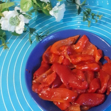 1. Этап. ЗакускаЗапеченные перцы: Очистить перцы от кожицы, она хорошо снимается.