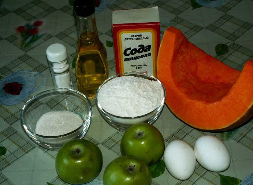 1. Этап. Диетические оладьи из тыквы: Подготовьте все необходимые ингредиенты.