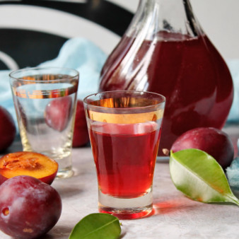 Настойка из сливы на водке