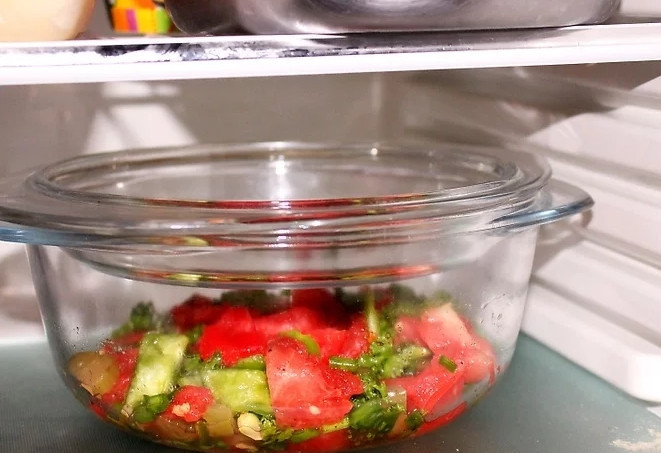 1. Этап. Арбузная сальса: 5. И отправьте в холодильник. Пусть арбузная сальса настоится пару часов перед подачей. Приятного аппетита!