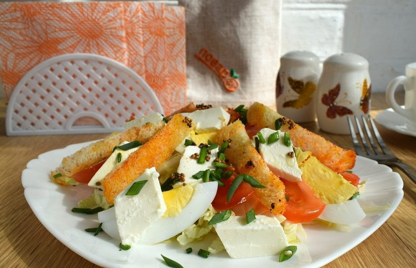 1. Этап. Салат с гренками и сыром: Приятного аппетита!