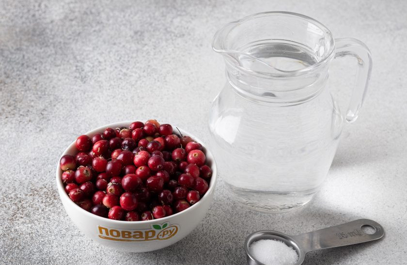 1. Этап. Морс из клюквы без сахара: Подготовьте все ингредиенты.