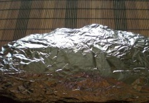 1. Этап. Плотва в духовке: Замотайте фольгой.