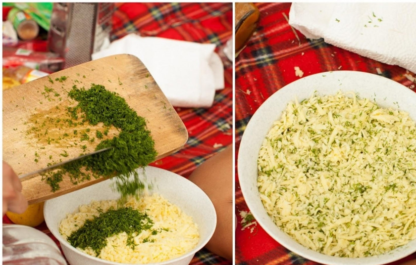 1. Этап. Лаваш с адыгейским сыром и зеленью: 3. Смешиваем сыр с зеленью до однородной консистенции.