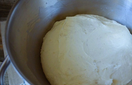 1. Этап. Венгерские лепёшки Лангош: Тесто через 40 -50 минут заметно вырастет, обмять его.