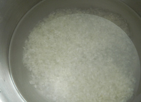 1. Этап. Вегетарианский рисовый майонез: 1. Первым делом необходимо отварить рис. Воды берем в 4 раза больше крупы и варим 30 минут.