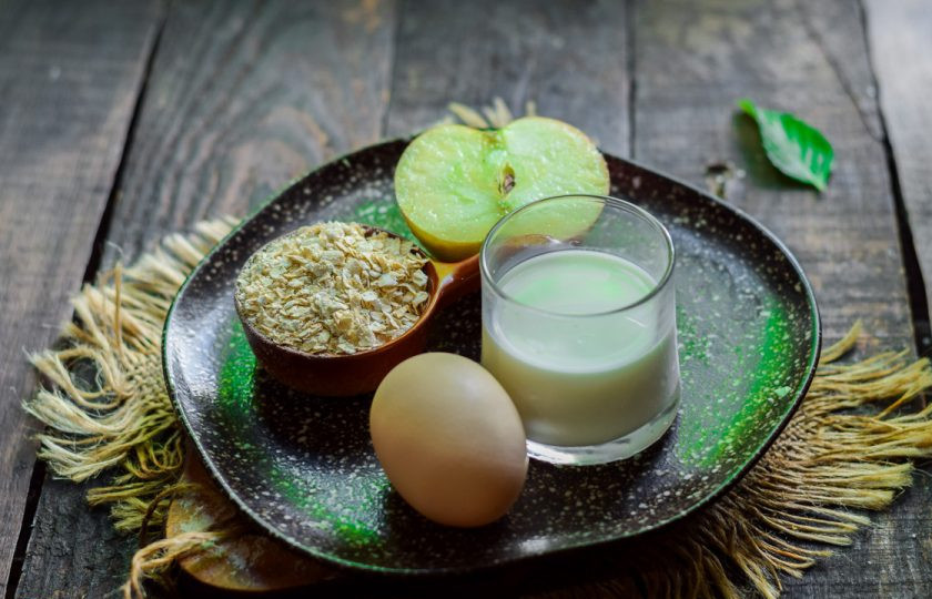 1. Этап. Овсяноблин с яблоком: Подготовьте все ингредиенты.