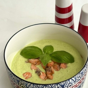 Холодный суп из цуккини и горошка