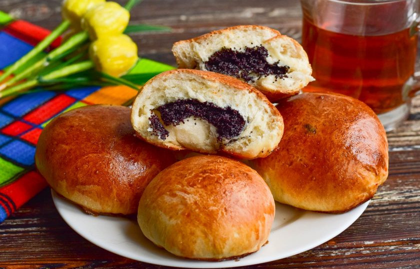 1. Этап. Булочки с маком в хлебопечке: Когда они остынут, подайте их к столу.