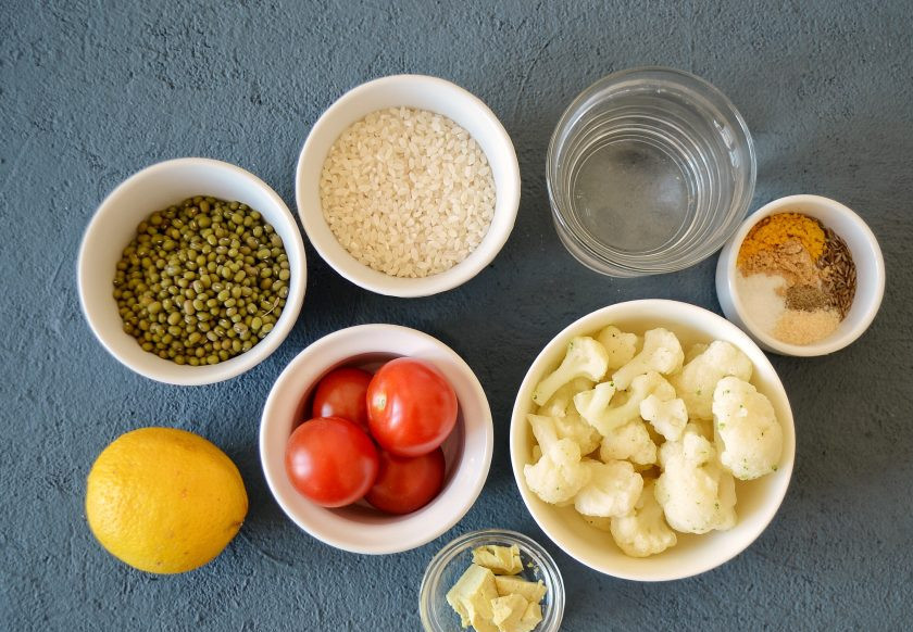 1. Этап. Кичри: Подготовьте все ингредиенты.