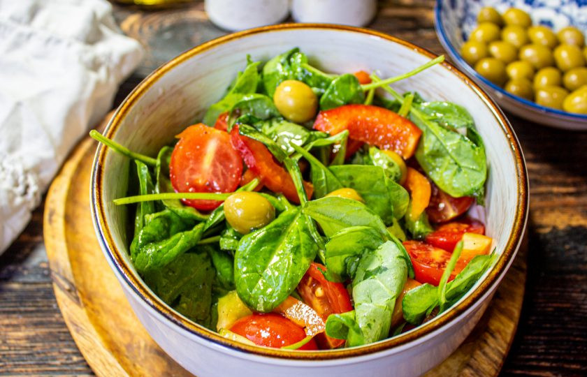 1. Этап. Салат из шпината и сладкого перца: Салат готов! Приятного аппетита!