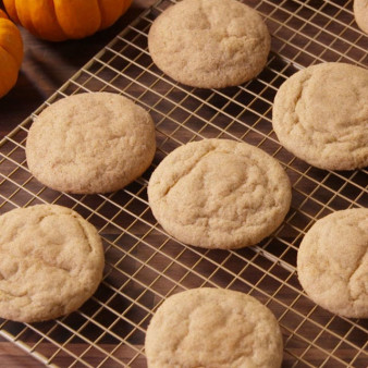 Cheesecake-Stuffed Pumpkin Snickerdoodles