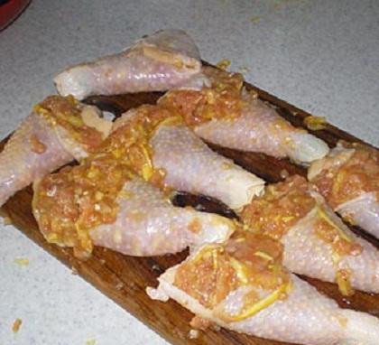 1. Этап. Куриные мешочки с кабачком: 3. Получился очень вкусный фарш. Этот фарш нужно поместить в мешочки из кожицы.