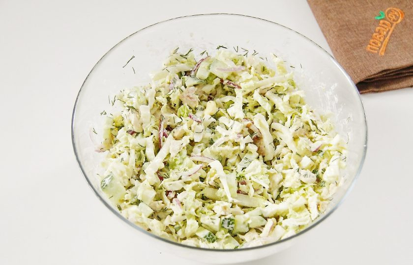 1. Этап. Новогодний салат Пятачок: Хорошо все перемешайте.