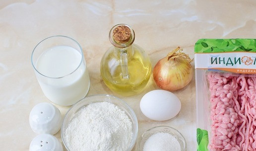 1. Этап. Блины-треугольники с фаршем: Перед началом приготовления подготовьте все необходимые ингредиенты. Отличным вариантом для начинки будет фарш из мяса индейки 