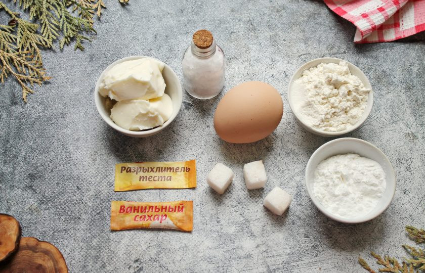 1. Этап. Бисквит королевы Виктории: Подготовьте все необходимые ингредиенты для приготовления бисквита королевы Виктории. Сливочное масло достаньте заранее, чтобы оно стало мягким.