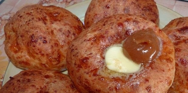 1. Этап. Быстрые творожные булочки: 8. Готовые булочки подаем к чаю с маслом, медом или вареньем. Приятного аппетита!