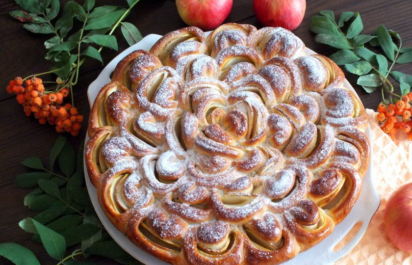 1. Этап. Пирог Хризантема с яблоками: Приятного аппетита!