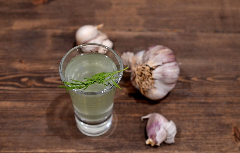 1. Этап. Настойка на чесноке и укропе: Настойка готова, можно подавать к столу!