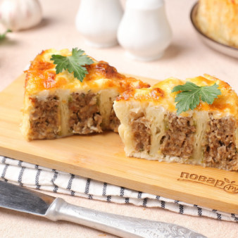 Пирог из лаваша с фаршем и кабачком