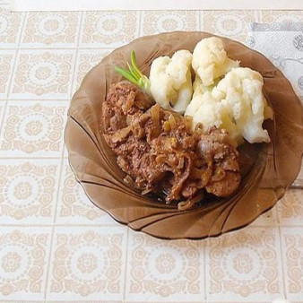 Нежная печень с цветной капустой