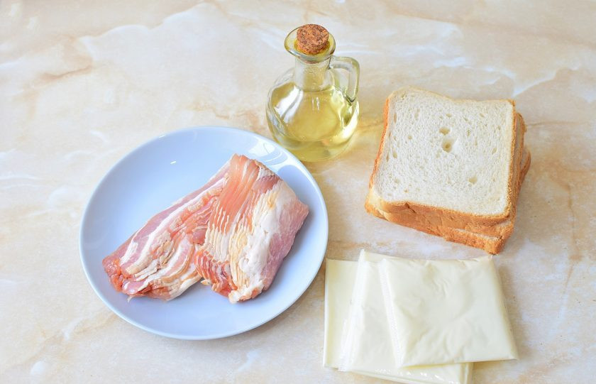 1. Этап. Рулеты с беконом: Перед началом приготовления подготовьте необходимые ингредиенты.