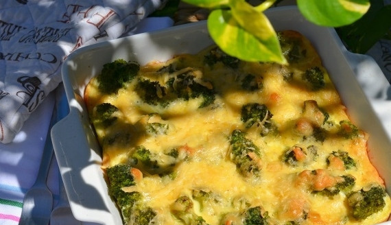 1. Этап. Запеканка с брокколи и фаршем: Запекайте блюдо 40 минут, затем дайте ему немного остыть. Приятного вам аппетита!