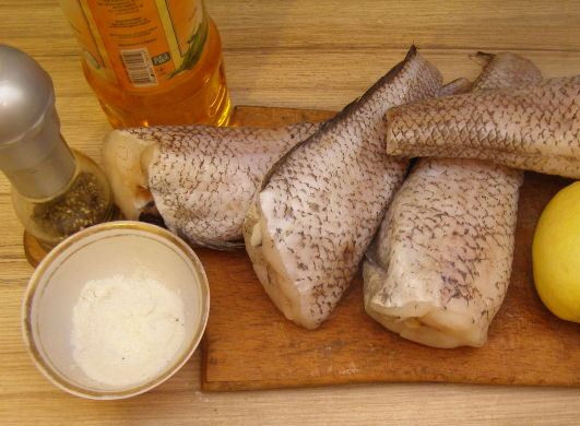 1. Этап. Рыба, запеченная в фольге: Подготовьте ингредиенты.