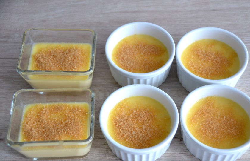 1. Этап. Суфле Крем-брюле: После охлаждения присыпьте суфле сверху коричневым сахаром.