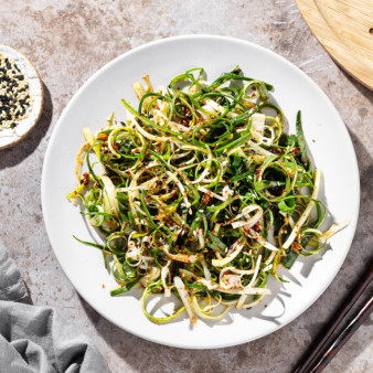 Корейский салат из зеленого лука