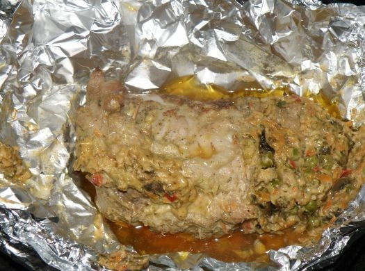 1. Этап. Рулет из мяса в духовке: Запекаем мясо при температуре 200 градусов примерно 1.5 часа. Если хотите получить румяную корочку на мясе - разверните фольгу и запекайте еще минут 10-15.