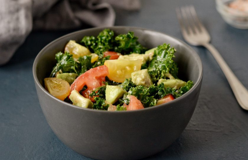 1. Этап. Салат с кейлом и авокадо: Салат с кейлом и авокадо готов, приятного аппетита!