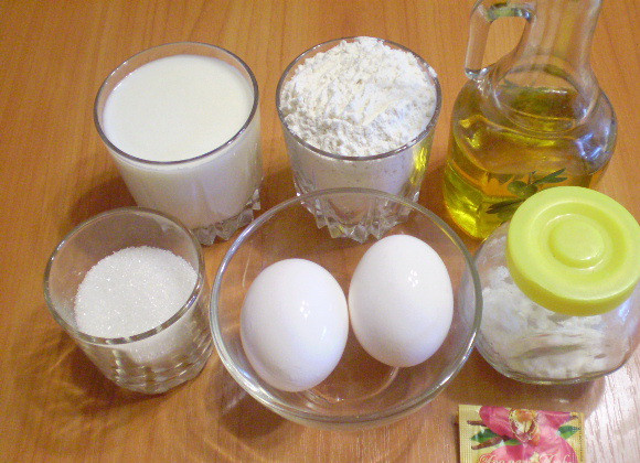 1. Этап. Оладьи на кефире с яйцами: Приготовим продукты.