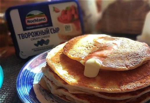 1. Этап. Толстые сырно-манные блины: Блины можно есть. Они такие мягкие, нежные и очень-очень вкусные.