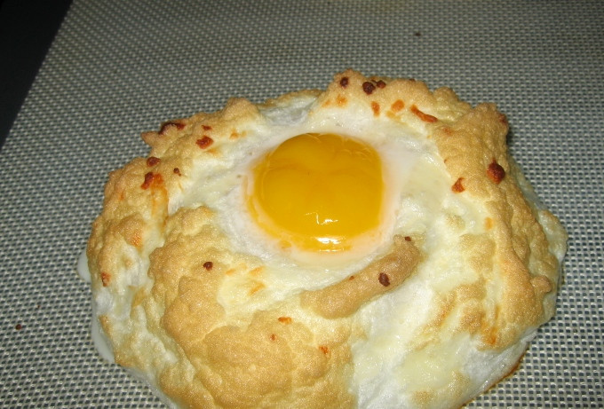 1. Этап. Диетическая яичница: Запекаем яичницу еще 3 минуты при той же температуре.