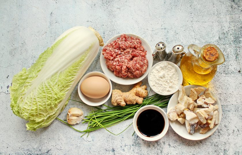 1. Этап. Тефтели Львиные головы: Подготовьте все необходимые ингредиенты для приготовления тефтелей 