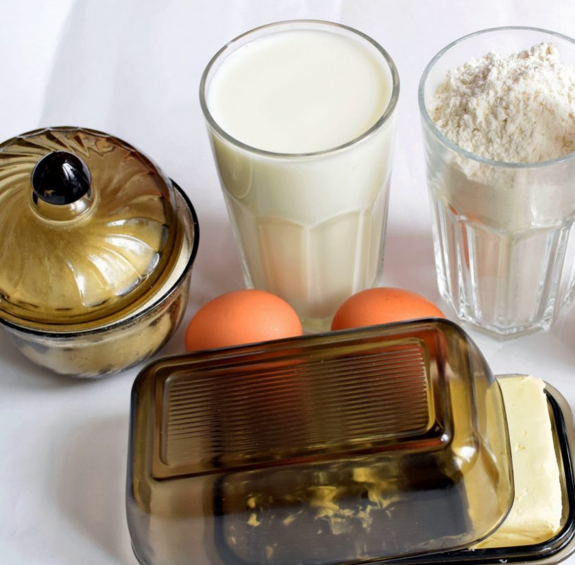 1. Этап. Блинный торт с шоколадной заливкой: Приготовьте продукты для блинчиков.