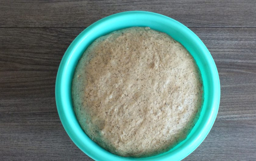 1. Этап. Пшеничный хлеб с солодом: Через указанное время тесто увеличится в объеме. Станет немного мягче, чем было.