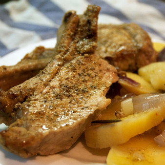 Картошка с ребрышками в духовке