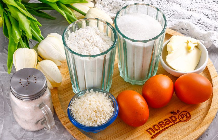 1. Этап. Кокосовый бисквит в мультиварке: Подготовьте указанные ингредиенты.