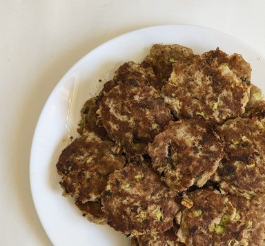 1. Этап. Котлеты из тунца и цукини: У меня получилось 17 штук.