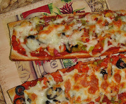 1. Этап. Пицца-багет: Запекайте пиццу-багет 15-20 минут при 200 градусах.