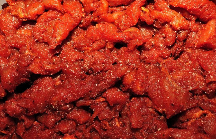 1. Этап. Домашняя сыровяленая колбаса: 5. Теперь отправляем наше мясо на двое суток в холодильник промариноваться.