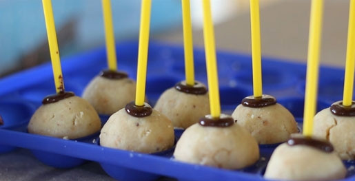 1. Этап. Попкейк: 7. Теперь отправьте наши заготовки на 20 минут в морозилку.