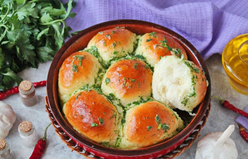 1. Этап. Чесночные булочки в духовке из дрожжевого теста: Приятного аппетита!