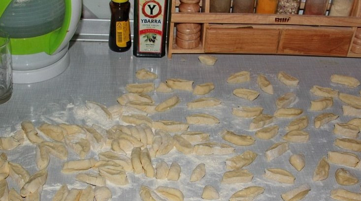 1. Этап. Баурсаки из творога: 