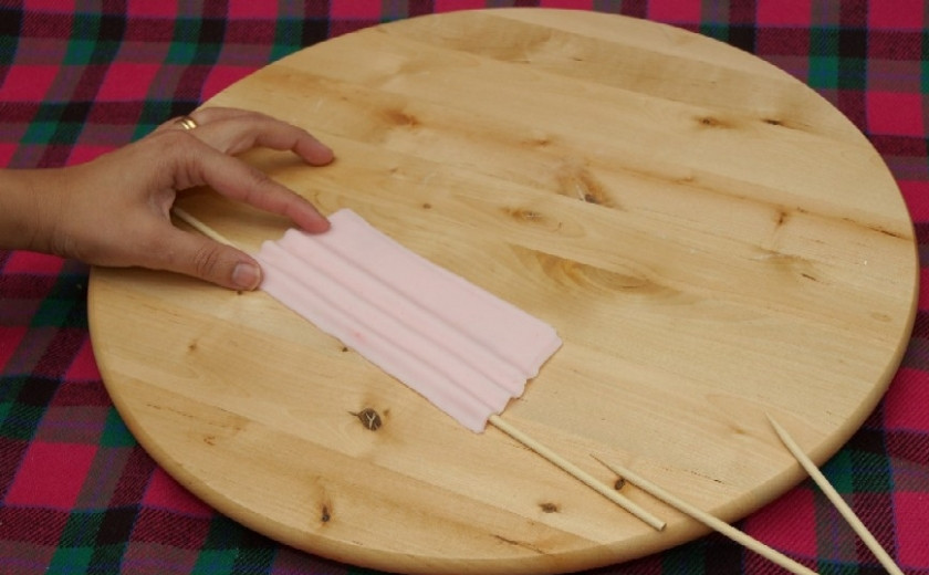 1. Этап. Торт Шикарный: 16. После можно аккуратно удалить палочки.