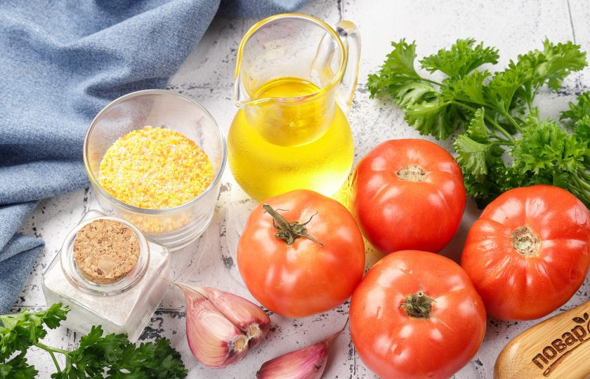 1. Этап. Помидоры по-провансальски: Подготовьте все ингредиенты.