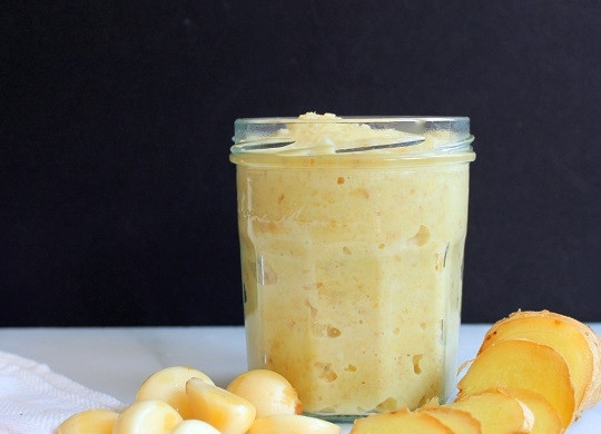 1. Этап. Имбирно-чесночная паста: 3. Как только масса станет однородной, имбирно-чесночная паста в домашних условиях готова.