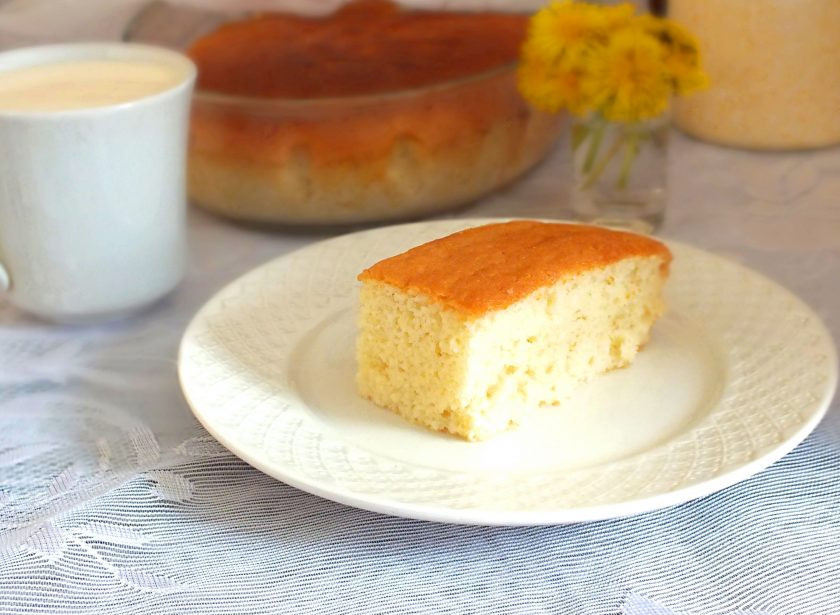 1. Этап. Пирог Три молока: Готовый бисквит нарежьте порционно и подавайте к столу. Приятного аппетита!